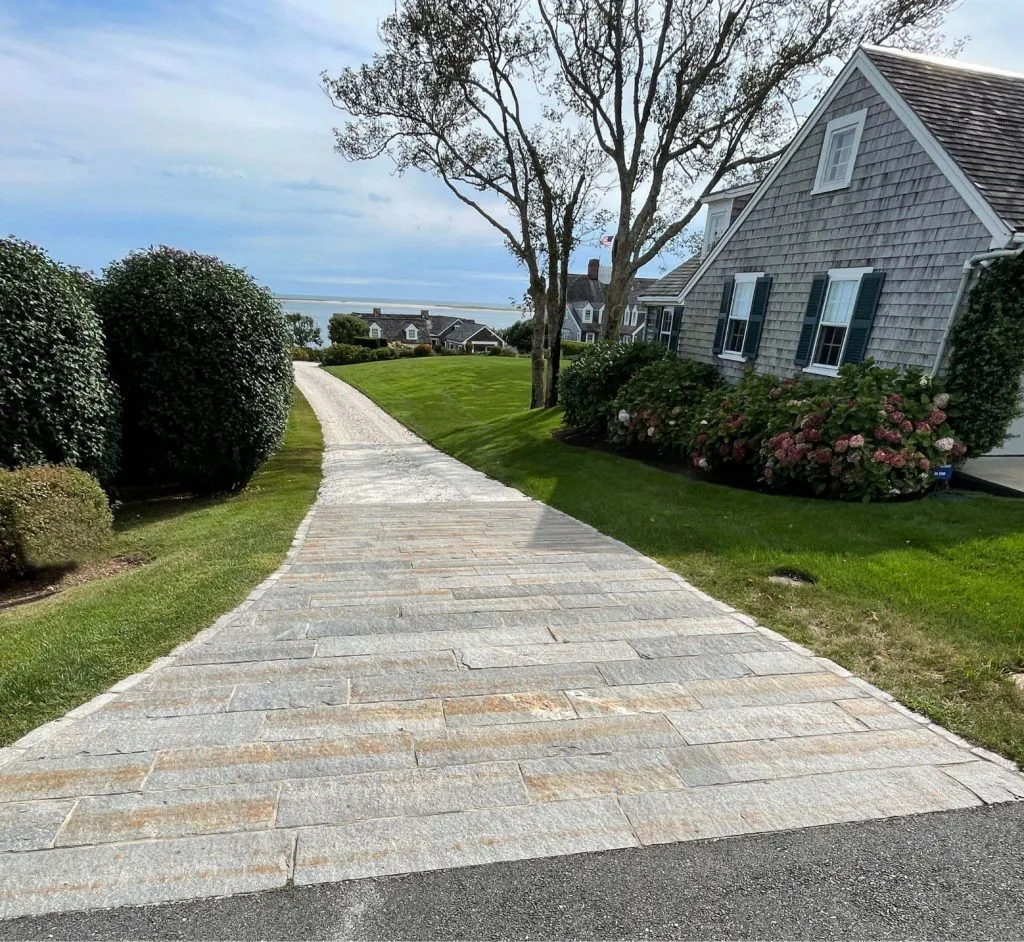 ReclaimedThirdGenerationGraniteCurbstonePlankPaverDriveway StoneCurators
